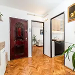 Cozy Artists Home Apartment - By Open House Apartments